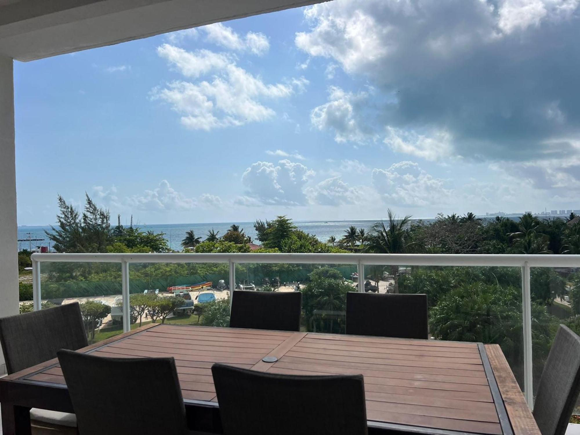 New Beachfront Luxury Apartments Cancún Esterno foto