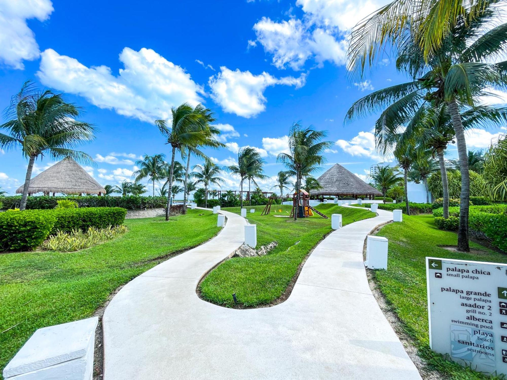 New Beachfront Luxury Apartments Cancún Esterno foto