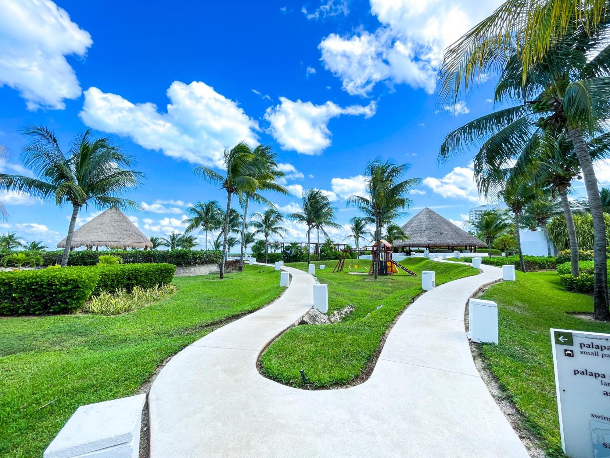 New Beachfront Luxury Apartments Cancún Esterno foto