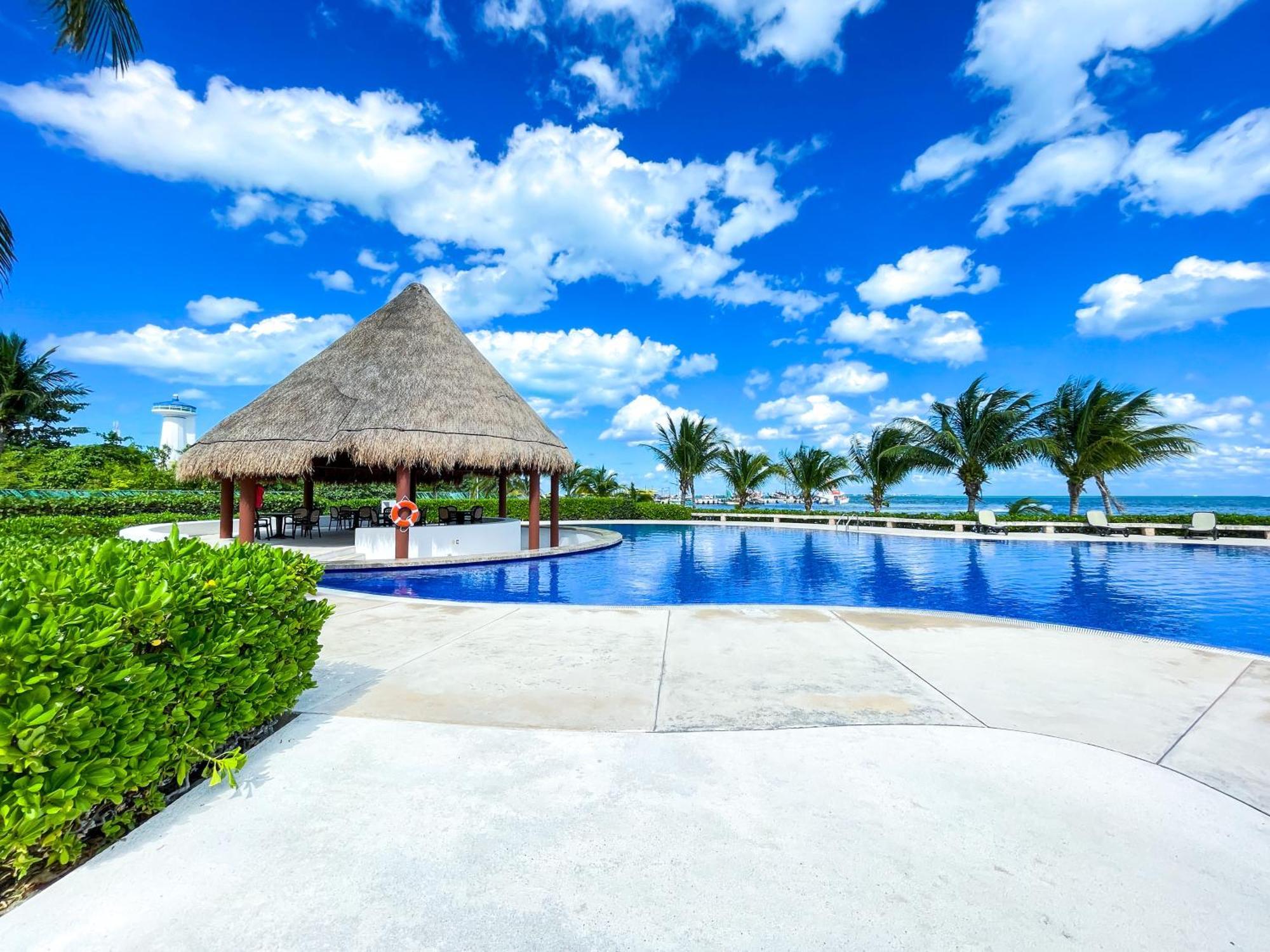New Beachfront Luxury Apartments Cancún Esterno foto