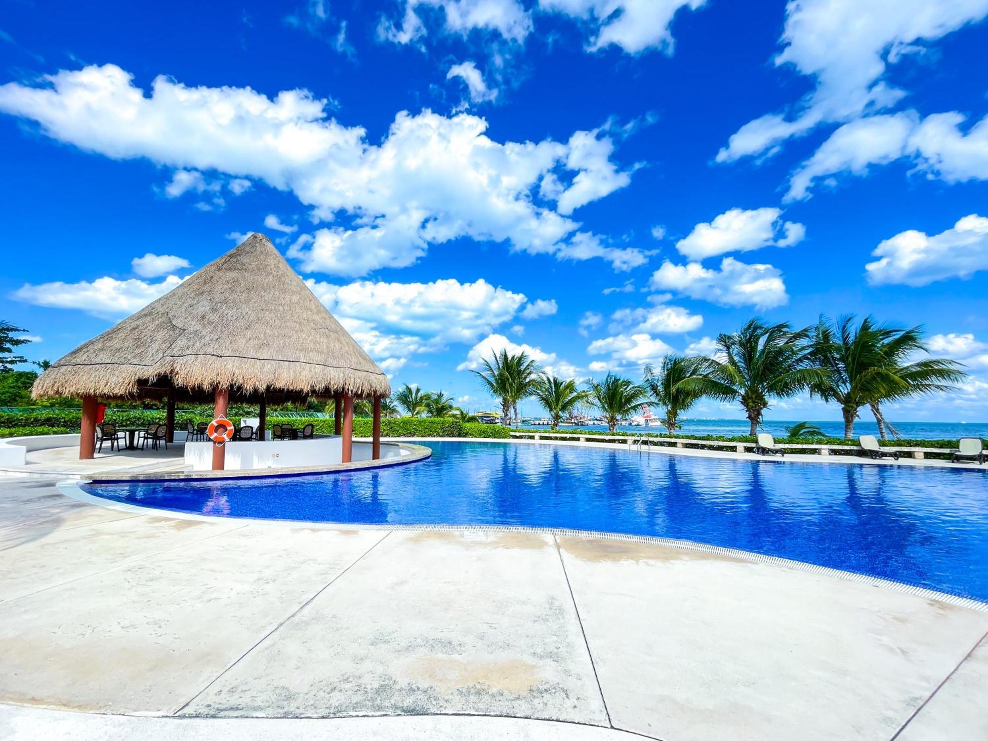 New Beachfront Luxury Apartments Cancún Esterno foto