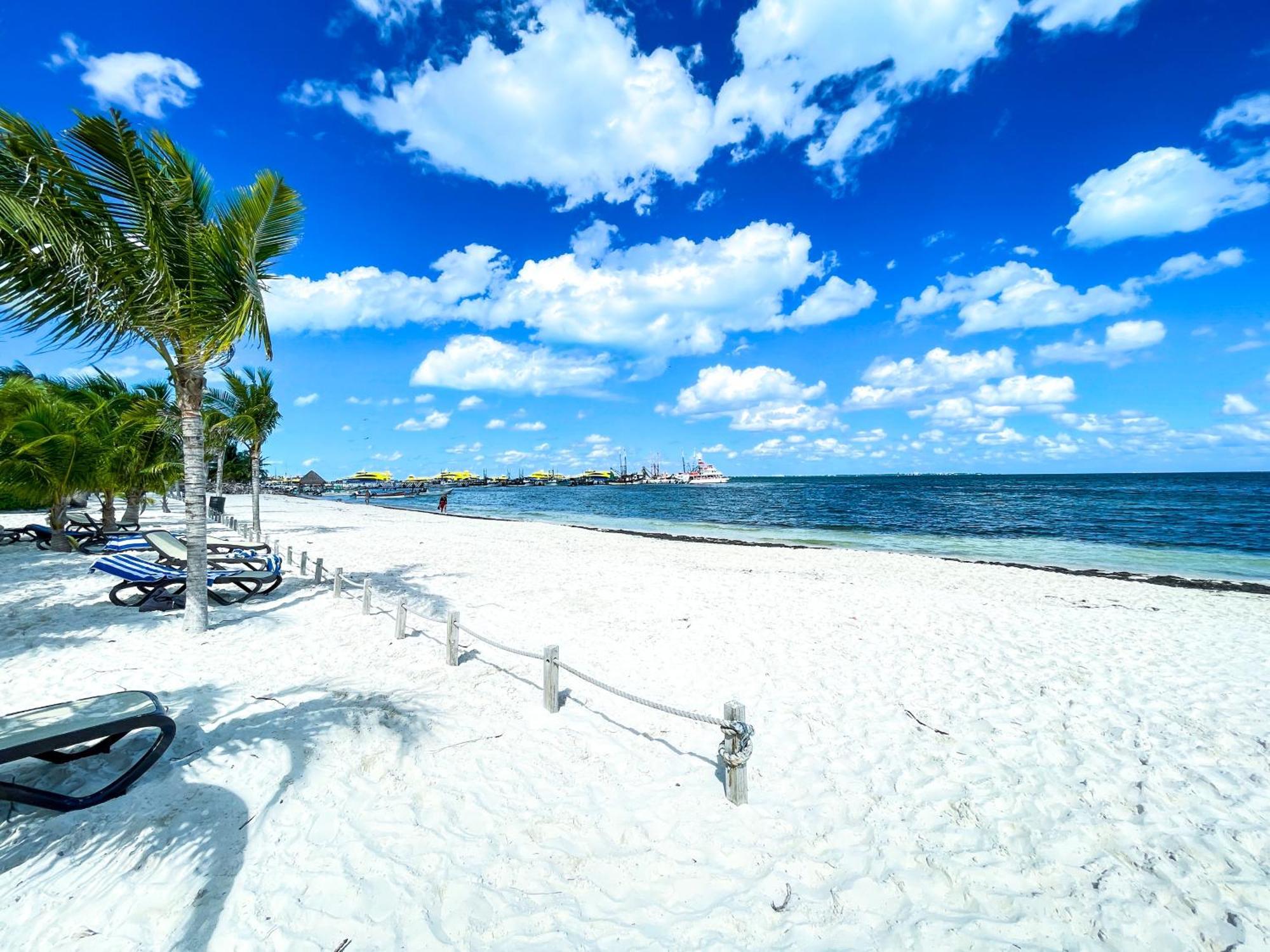 New Beachfront Luxury Apartments Cancún Esterno foto