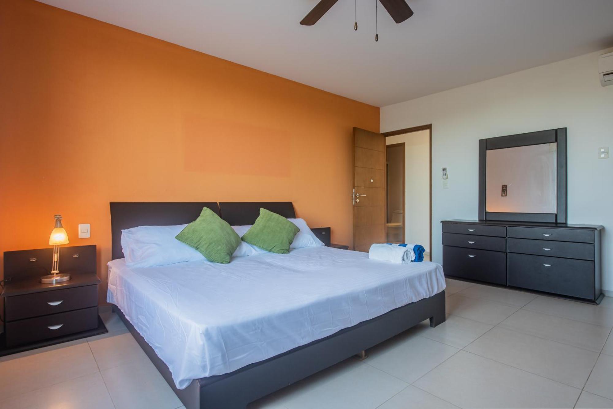 New Beachfront Luxury Apartments Cancún Esterno foto