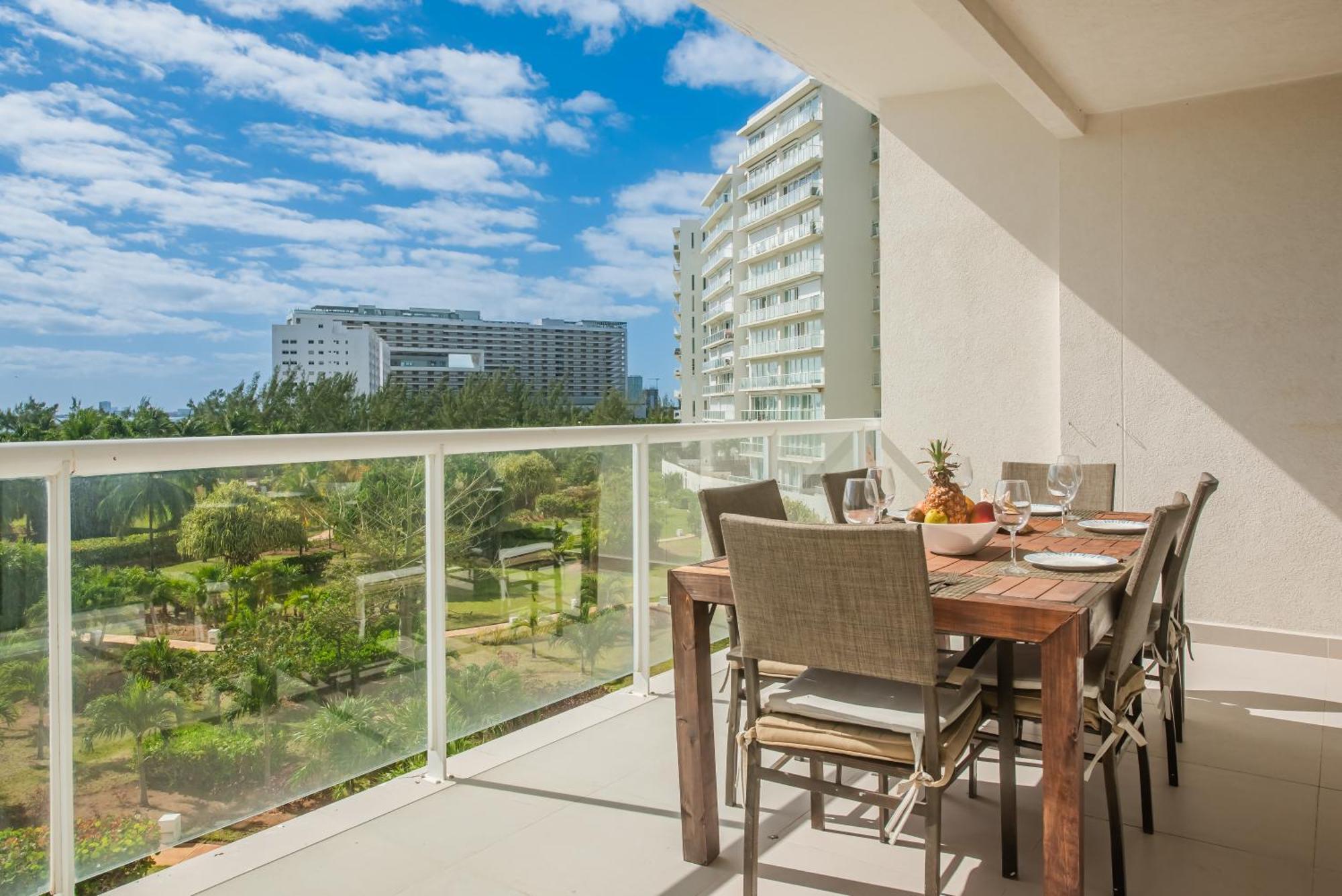 New Beachfront Luxury Apartments Cancún Esterno foto